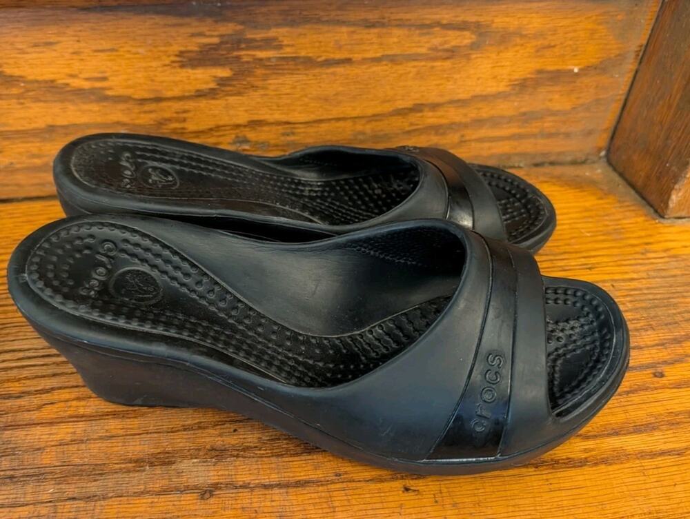 Crocs Kadee wedge sandals Women's 9 Shoes Black